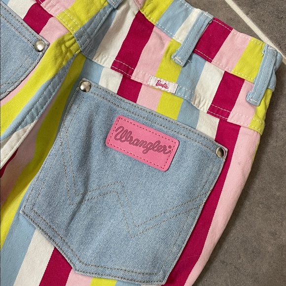 Wrangler X Barbie Wanderer Hi Rise Flare Jean size 26X34 - Picture 11 of 13